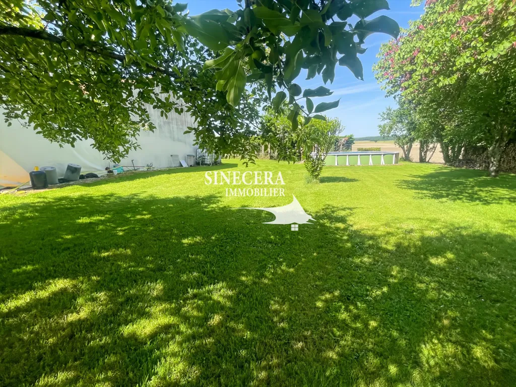Jardin - Maison de Caractère avec Piscine en Campagne