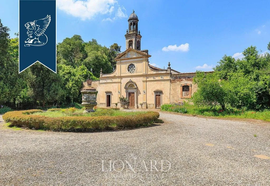 Esterno - 15th-Century Palace with Tower in Lombardy