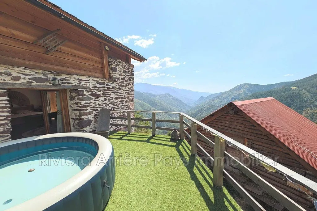 Terrasse - Villa Luxueuse avec Vue Panoramique à Roure