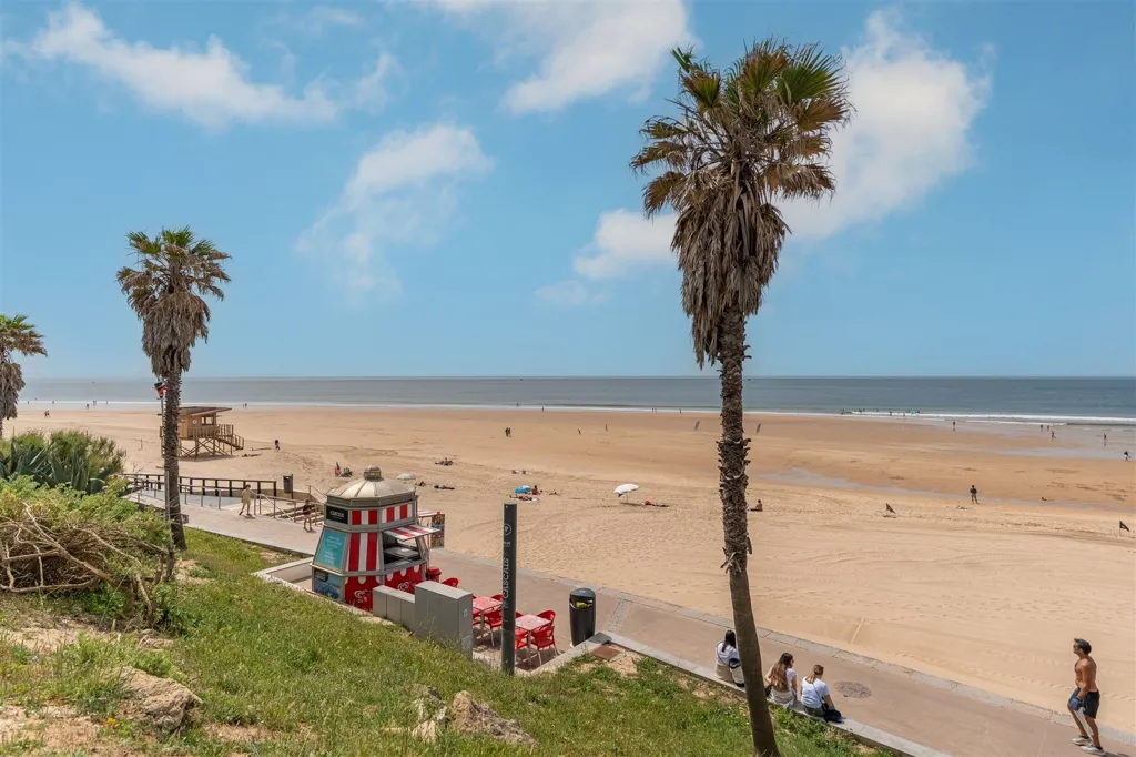 Modern Apartment with Sea View in Carcavelos