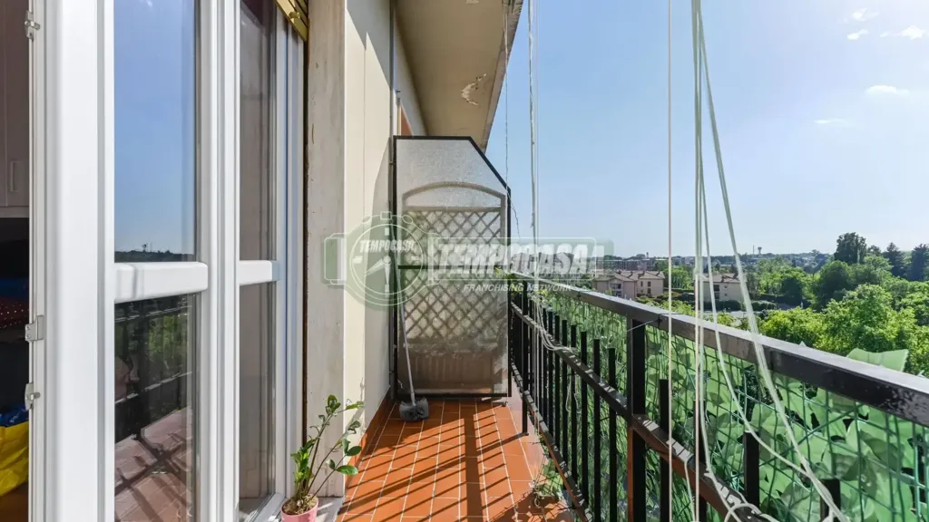 Rõdu - Spacious Apartment with Balcony in Carnate
