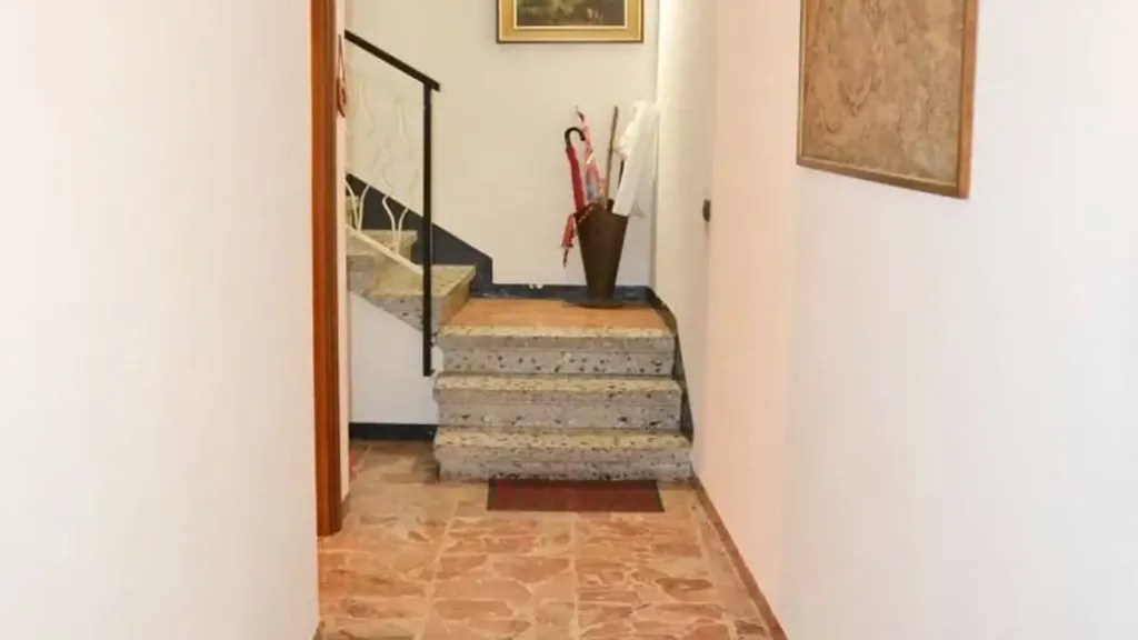 hallway_entrance