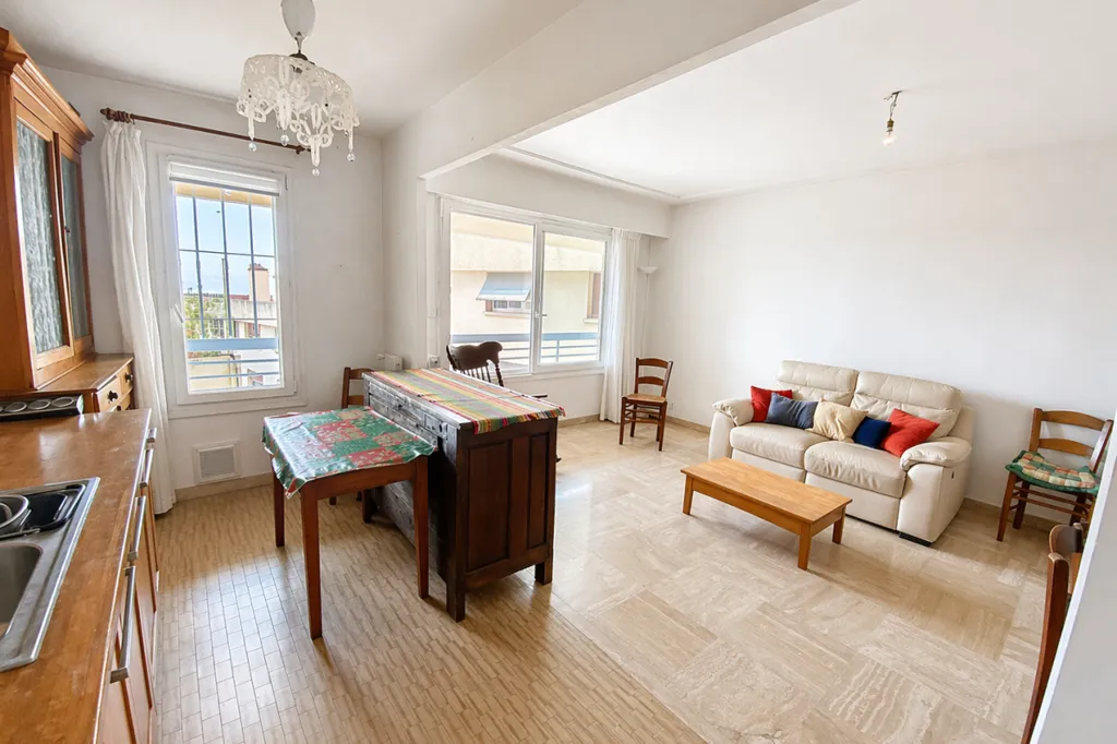 Living Room - Spacious 4-Piece Apartment with Parking in Vence