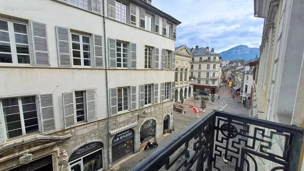 Rõdu - Luxury Apartment with High Ceilings in Chambéry