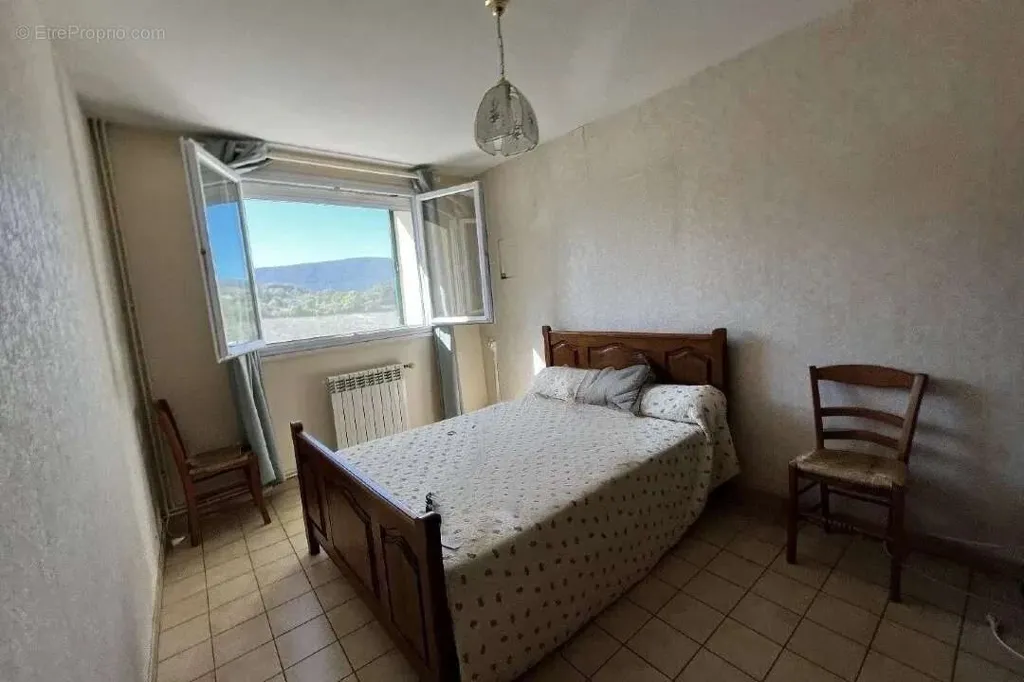 Chambres - Maison de Village avec Vue Montagne à Terrasse
