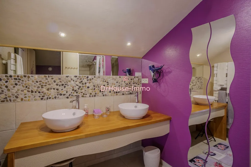 Bathrooms - 16th Century Mill with Pool in Montignac