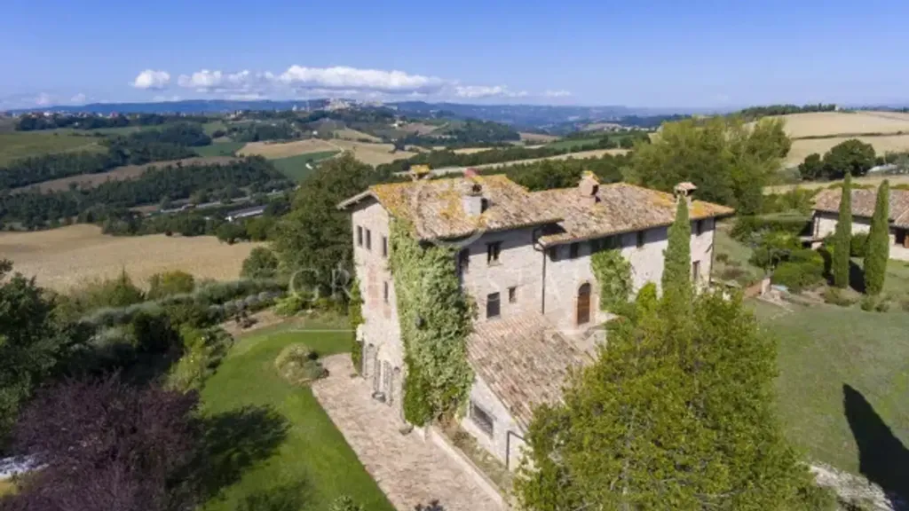 Õhuvaade - Rustic Casale with Pool in Todi