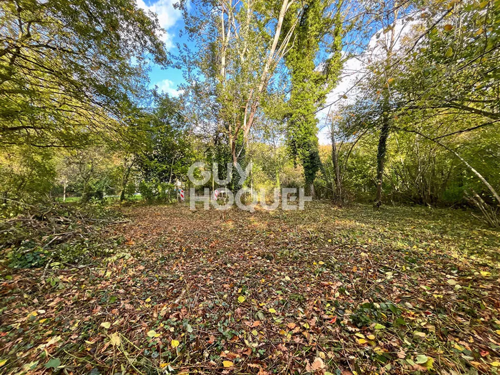 Giardino - Non-Constructible Garden Land in Courtomer