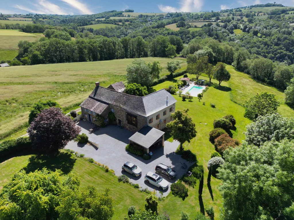Stone House with Pool in Mirandol-Bourgnounac
