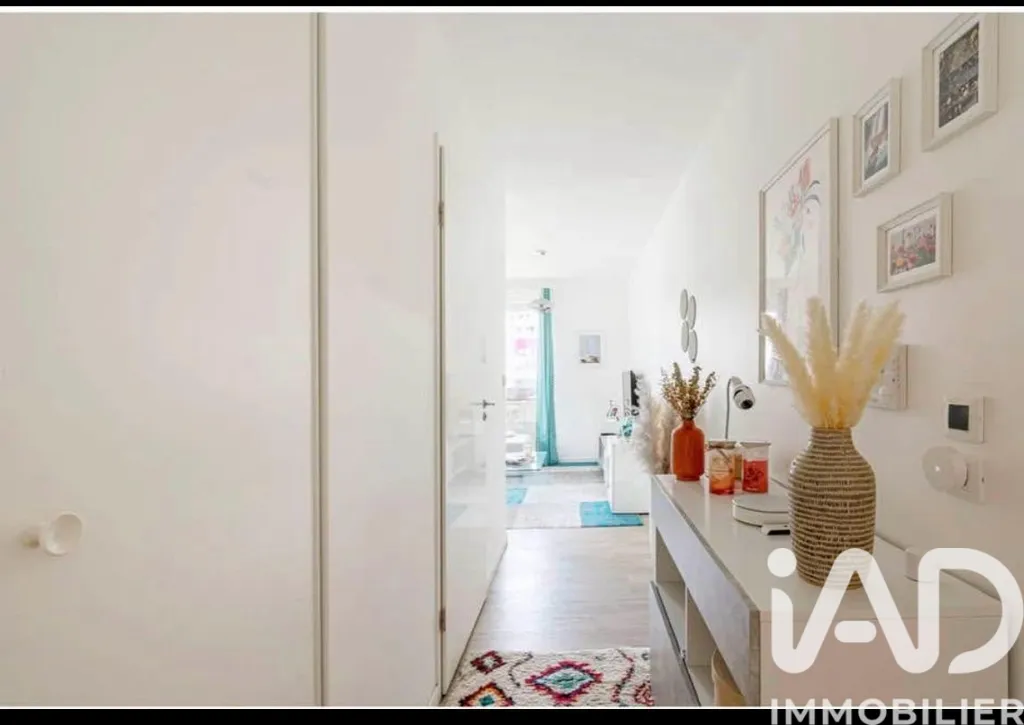 Esik - Modern Apartment with Balcony in Champigny-sur-Marne