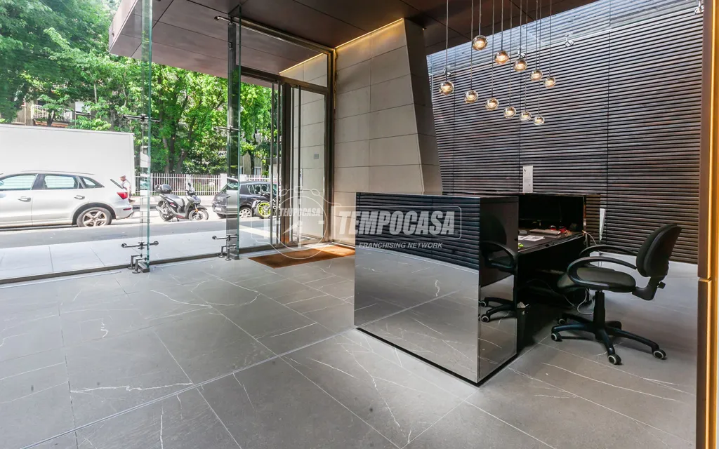 Entrée - Luxury Triplex with Panoramic Views in Milan