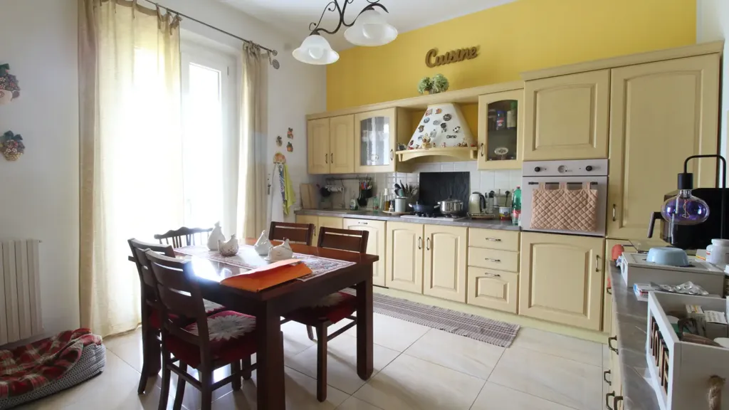 Sala da pranzo - Rear-Facing Apartment with Balcony in Vinci
