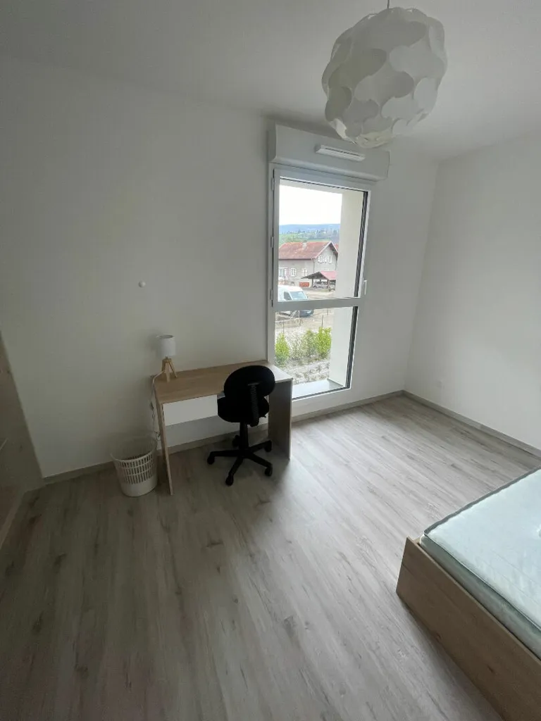Chambres - Appartement Meublé avec Terrasse au Centre de Rumilly
