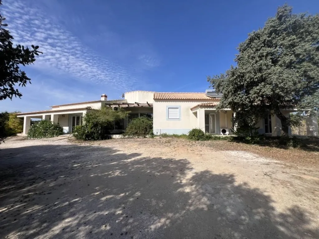Välivaade - Luxury Farmhouse with Traditional Architecture in Advagar