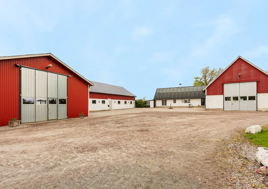 Extérieur - Farm with Workshop and Land in Sjöbo, Skåne