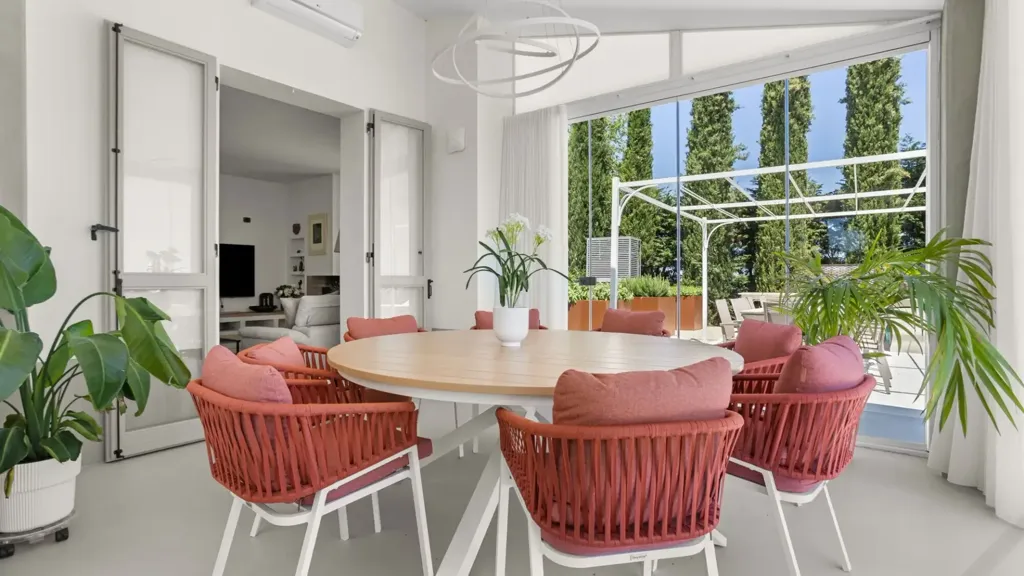 Salle à manger - Contemporary Villa with Pool in Imola