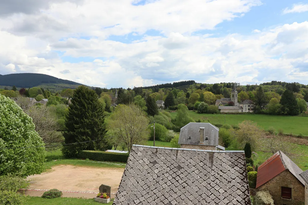 Aed - Rustic Stone House with Spa in Madranges