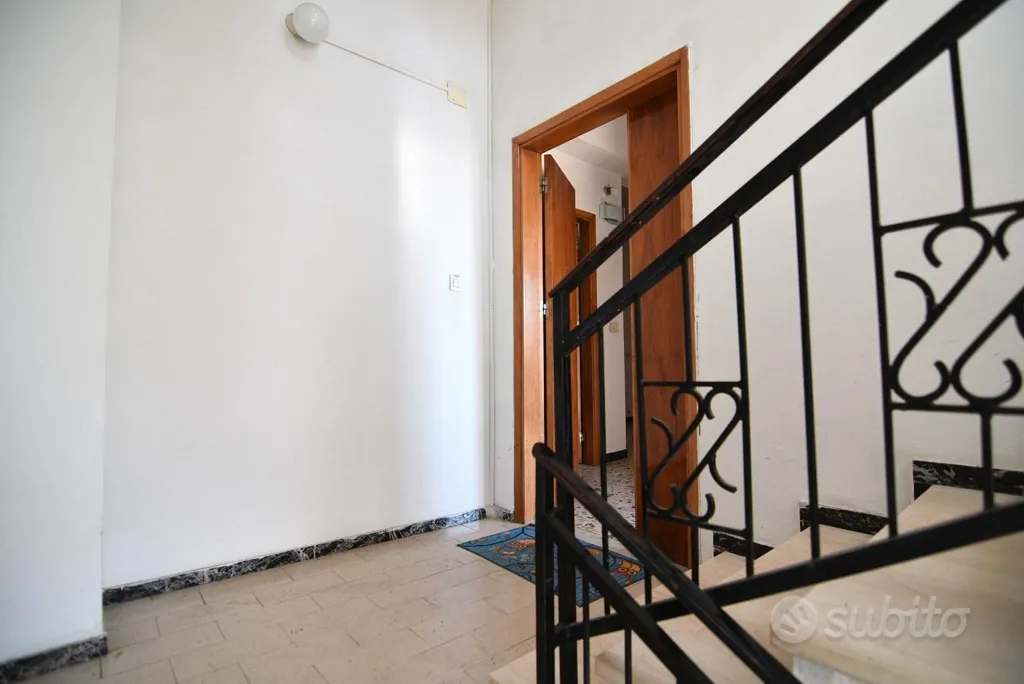 Pièces - Spacious First-Floor Apartment in Sertinu, Macomer