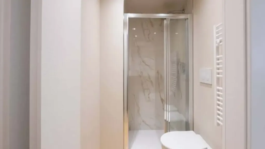 Salles de bain - Elegant Two-Room Apartment in Milan