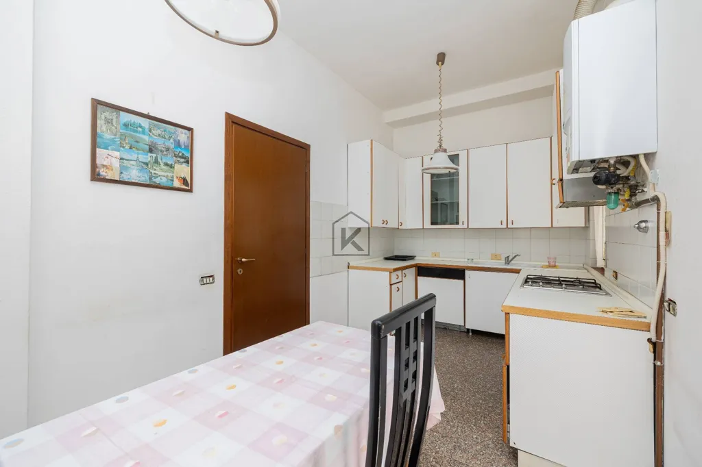 Kitchen - Luxury Villa with Private Garden in Milan