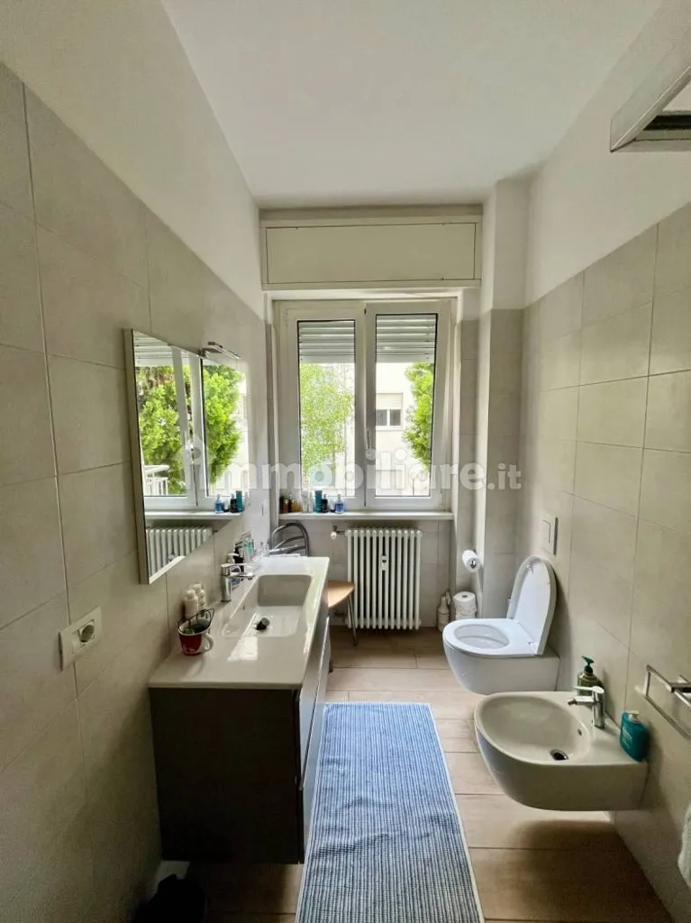Salles de bain - Spacious Apartment with Balconies in Como