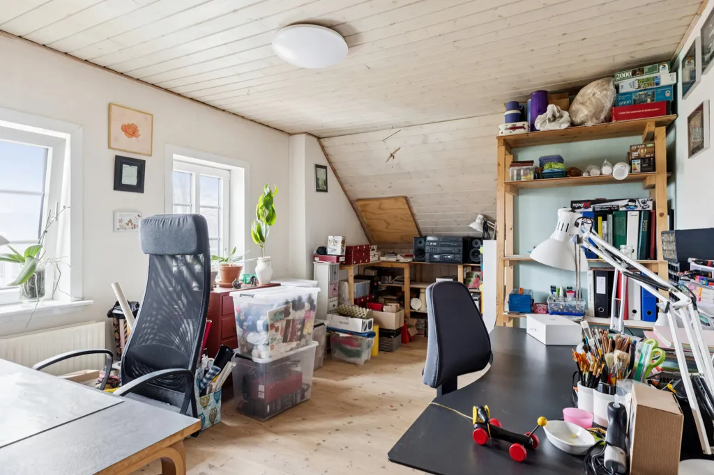 Bureau - Modernised Mason's Villa in Gørding