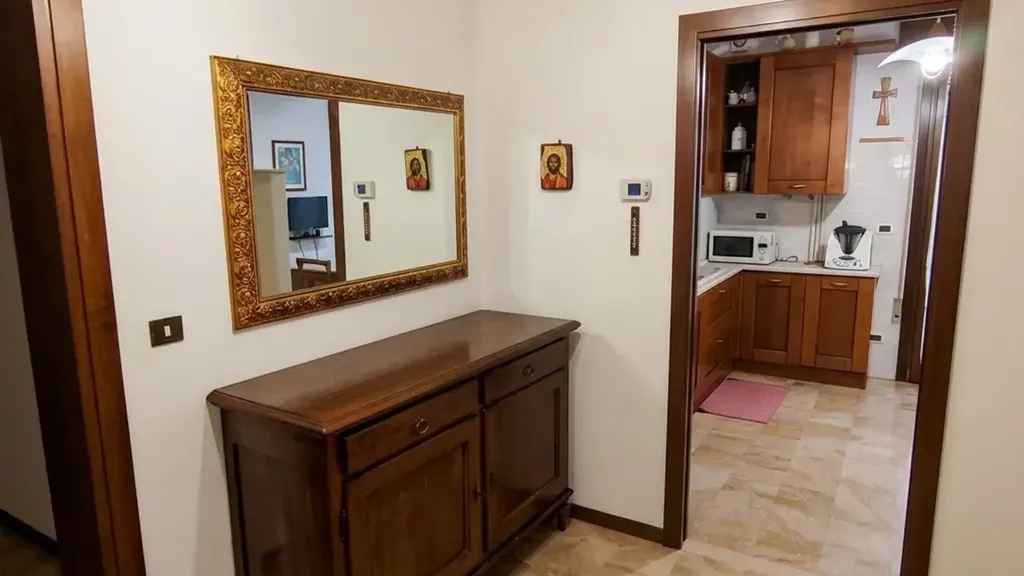 Esik - Spacious Apartment with Terraces in Adria