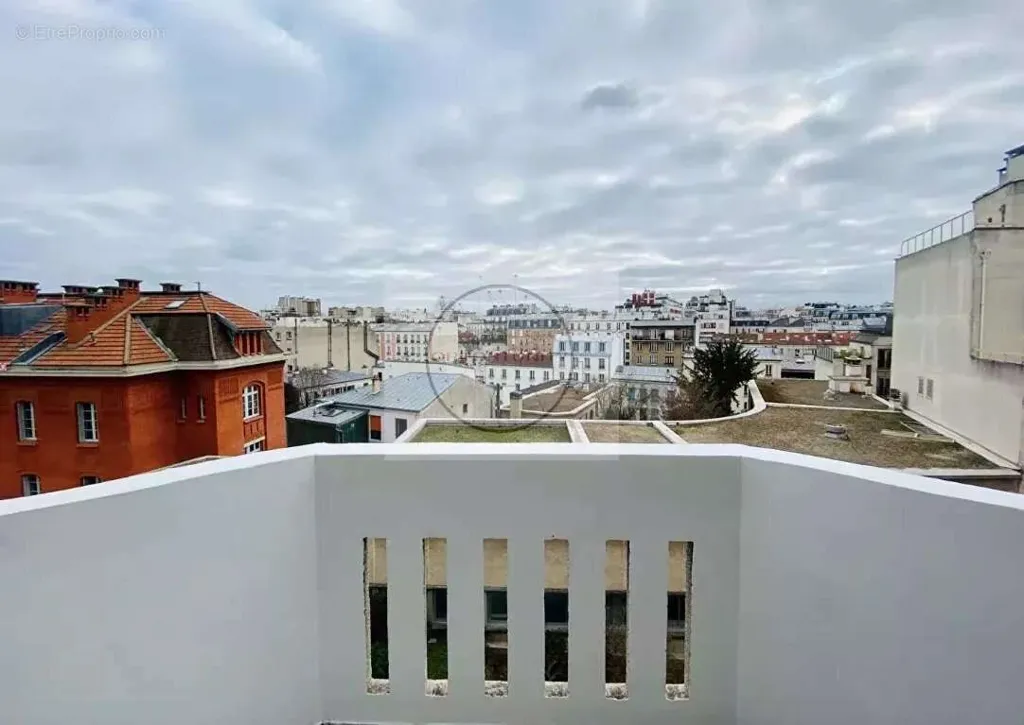 Balcon - Appartement de luxe avec balcon à Saint-Mandé