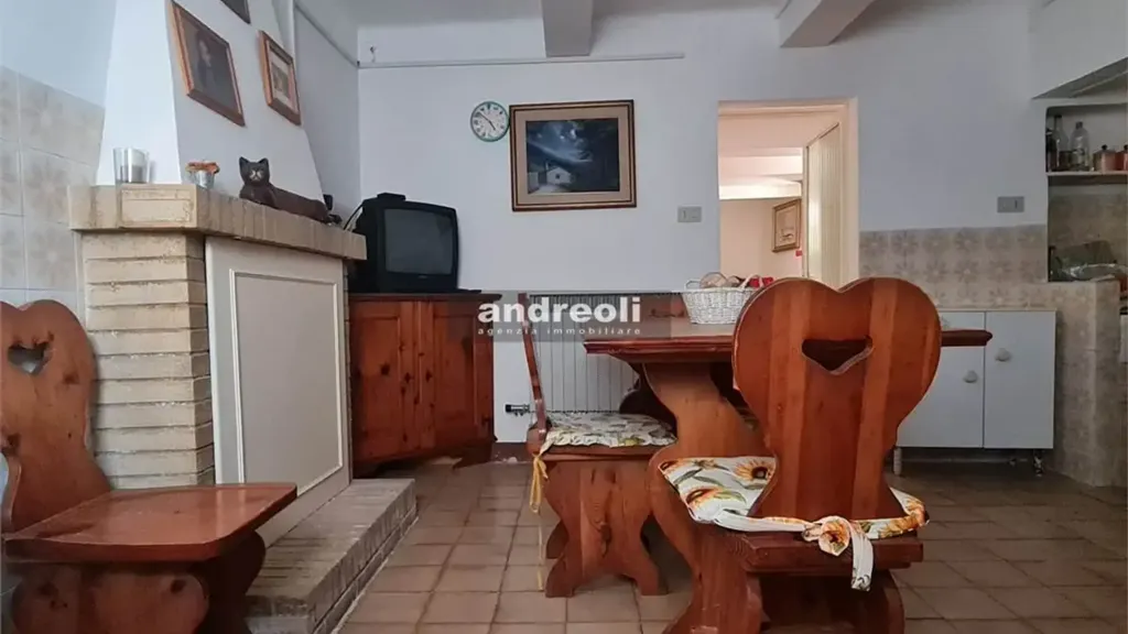 Salle à manger - Restored Stone Townhouse in Castelplanio