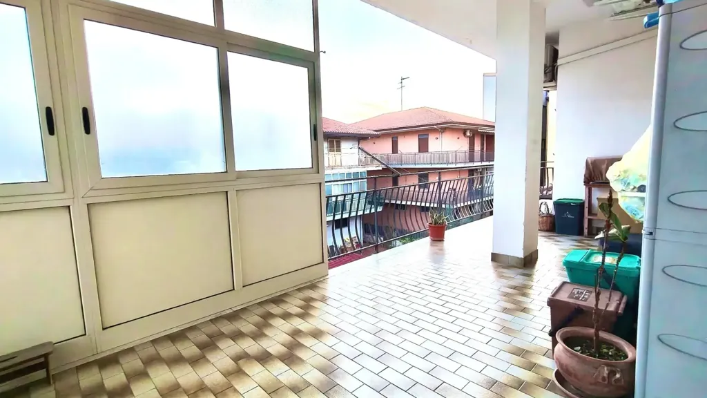 Rõdu - Semi-detached Apartment with Balcony in Misterbianco