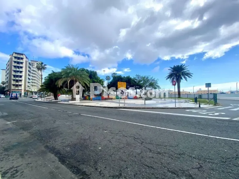Modern Studio with Garage in Las Canteras