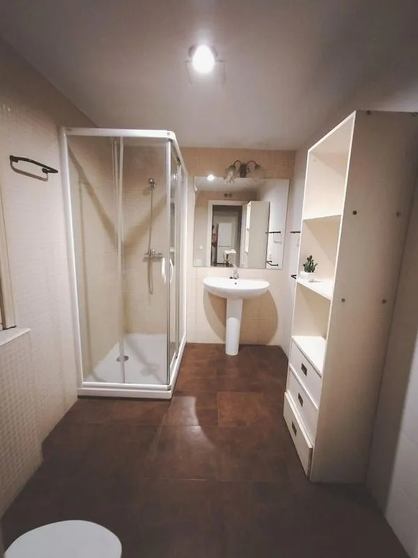 Salles de bain - Furnished Flat with Balcony in Salamanca