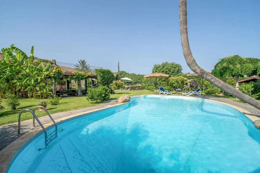 Bassein - Luxury Villa with Pool in Acireale, Sicily