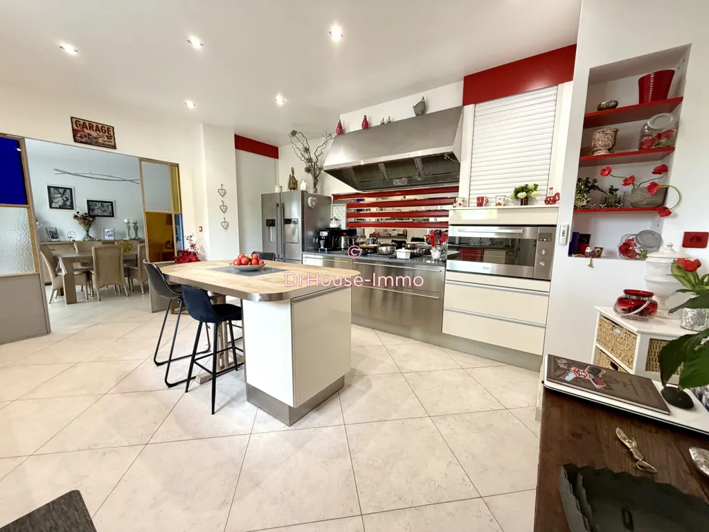 Cuisine - Maison Contemporaine avec Terrasse à Objat