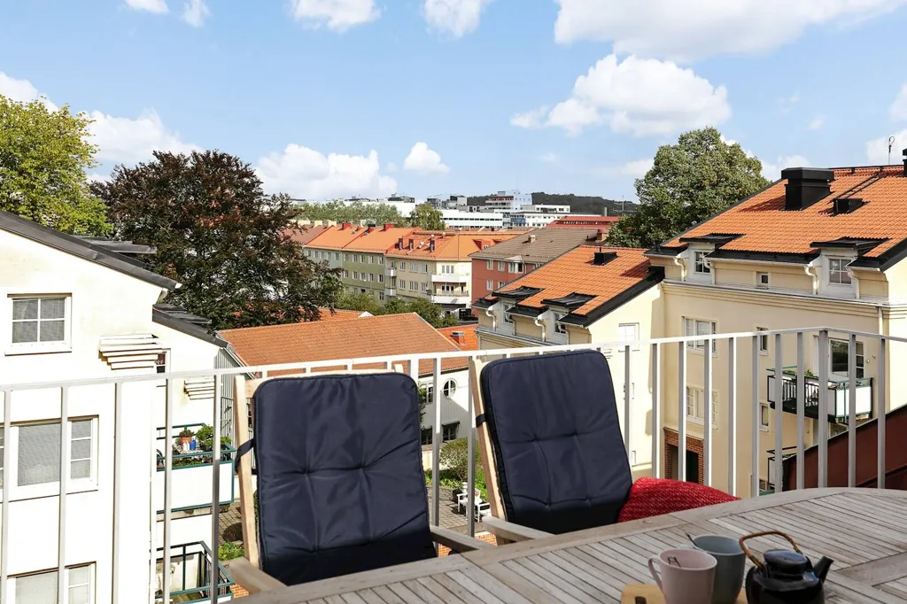 Rõdu - Corner Flat with High Ceilings in Göteborg