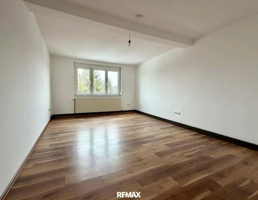 Pièces - Renovated 3-Bedroom Flat in Viktring