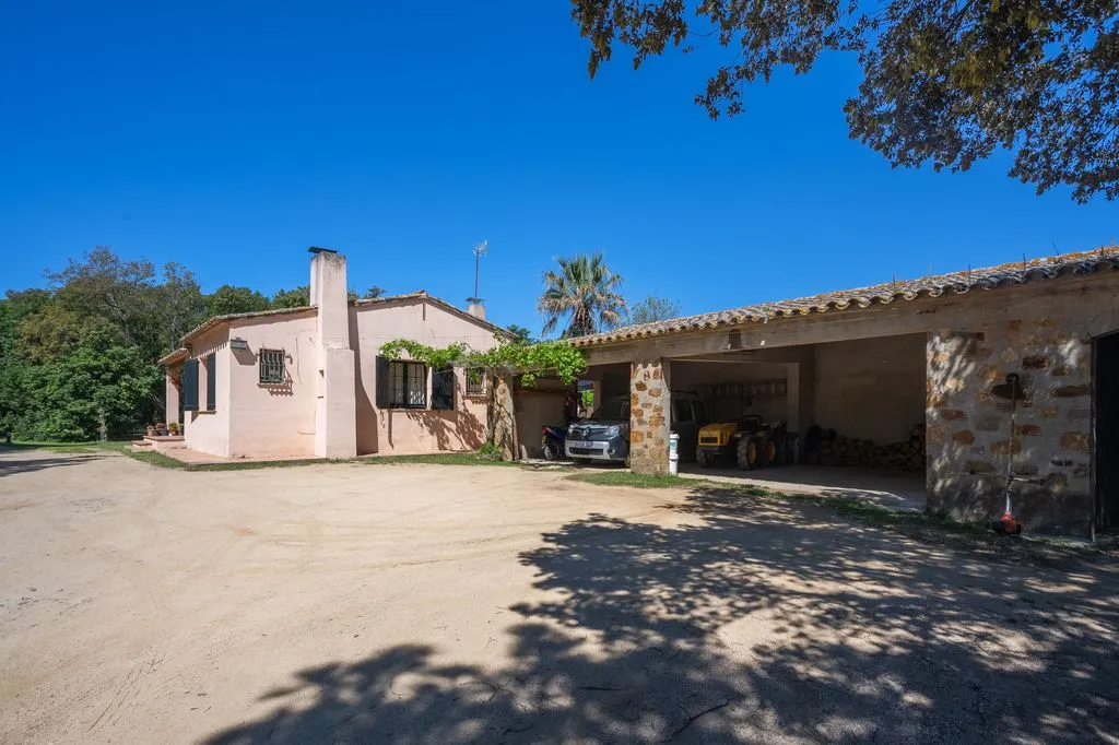Esterno - Luxury House with Historic Tower in Mont-ras