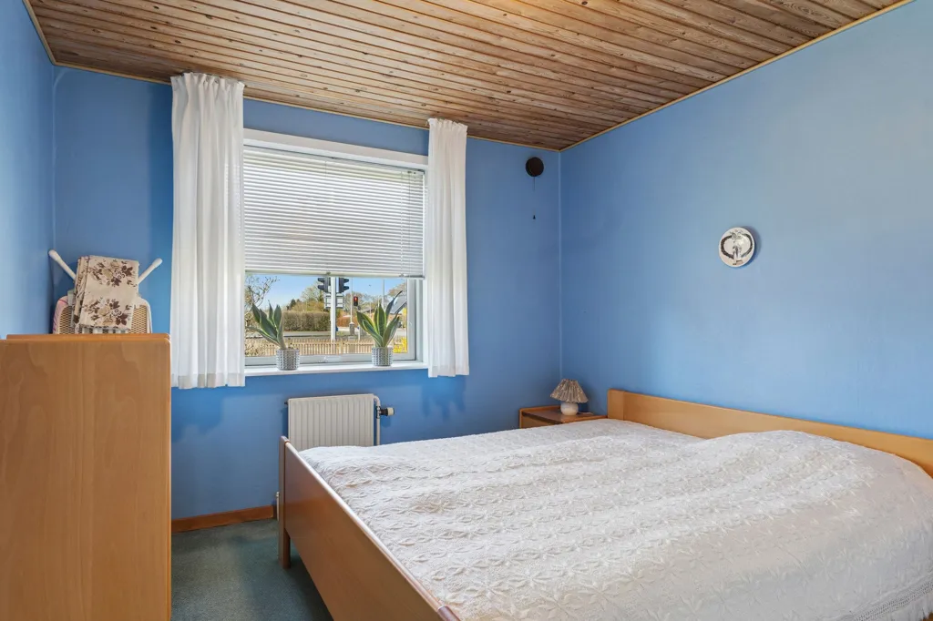 Magamistoad - 1960s Villa with Garden in Sunds