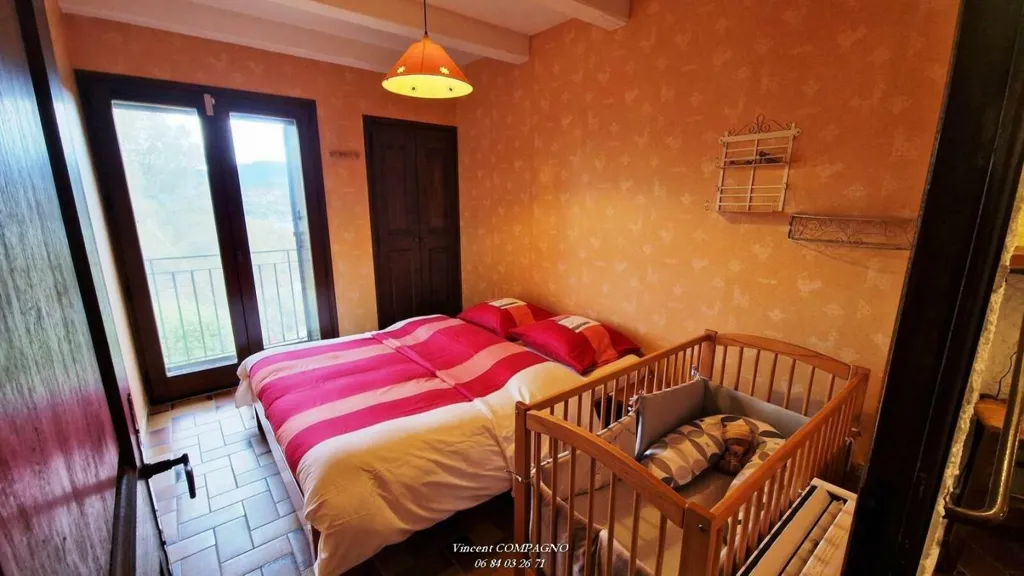 Chambres - Villa pied dans l'eau avec port privé près du lac d'Esparron