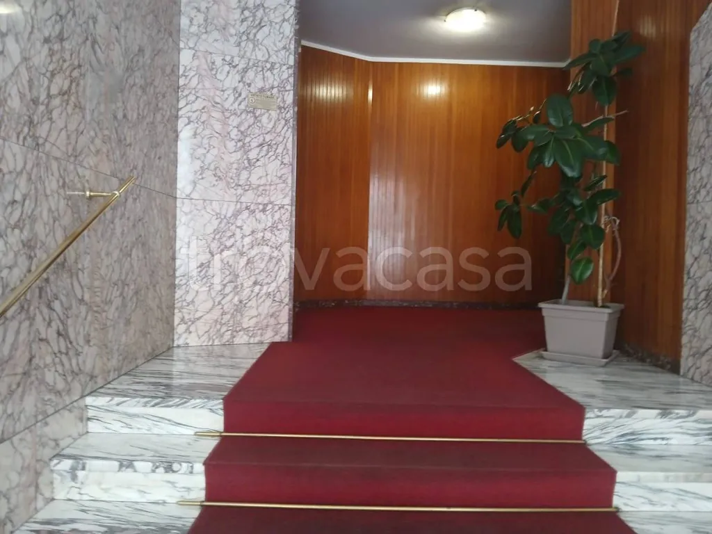 Entrée - Penthouse with Balcony in Torino