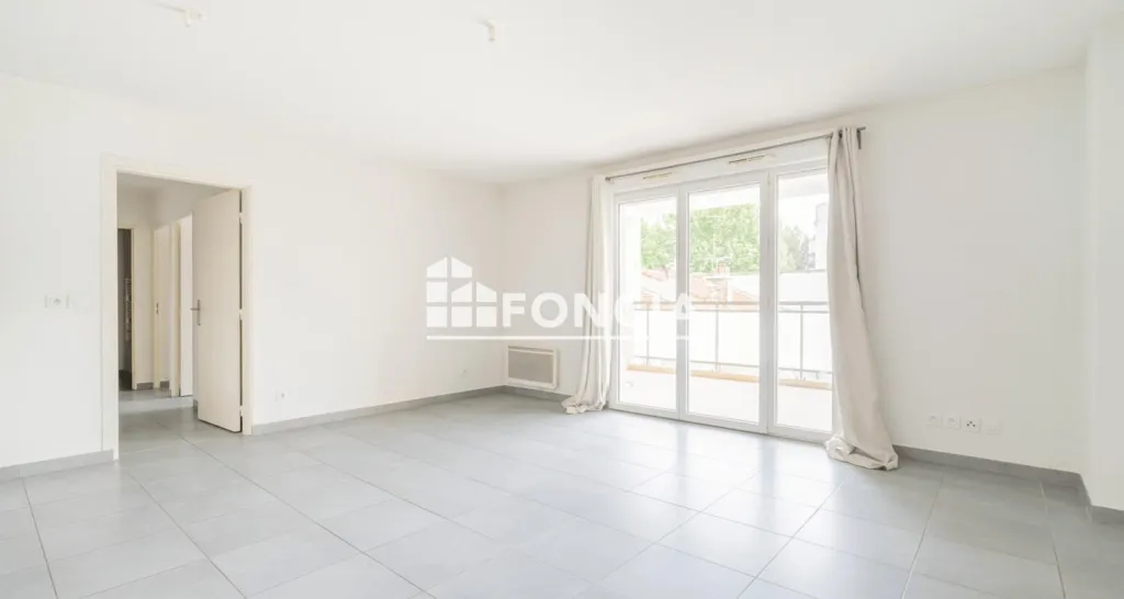 Appartement T3 avec Terrasse et Box dans Résidence BBC