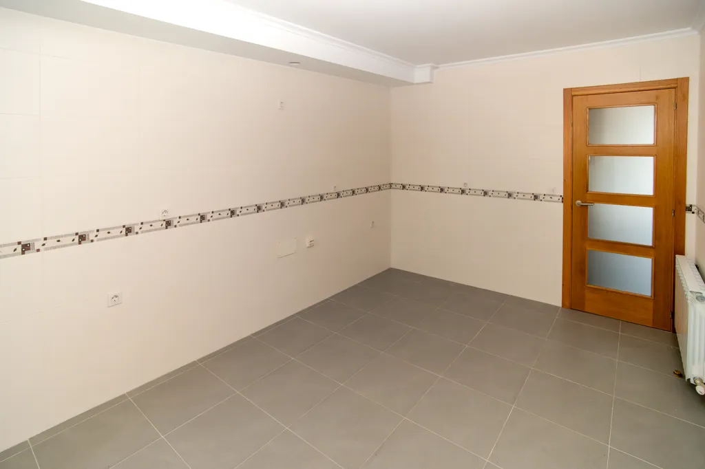 Pièces - New Build Flat with Garage in Sarria, Lugo