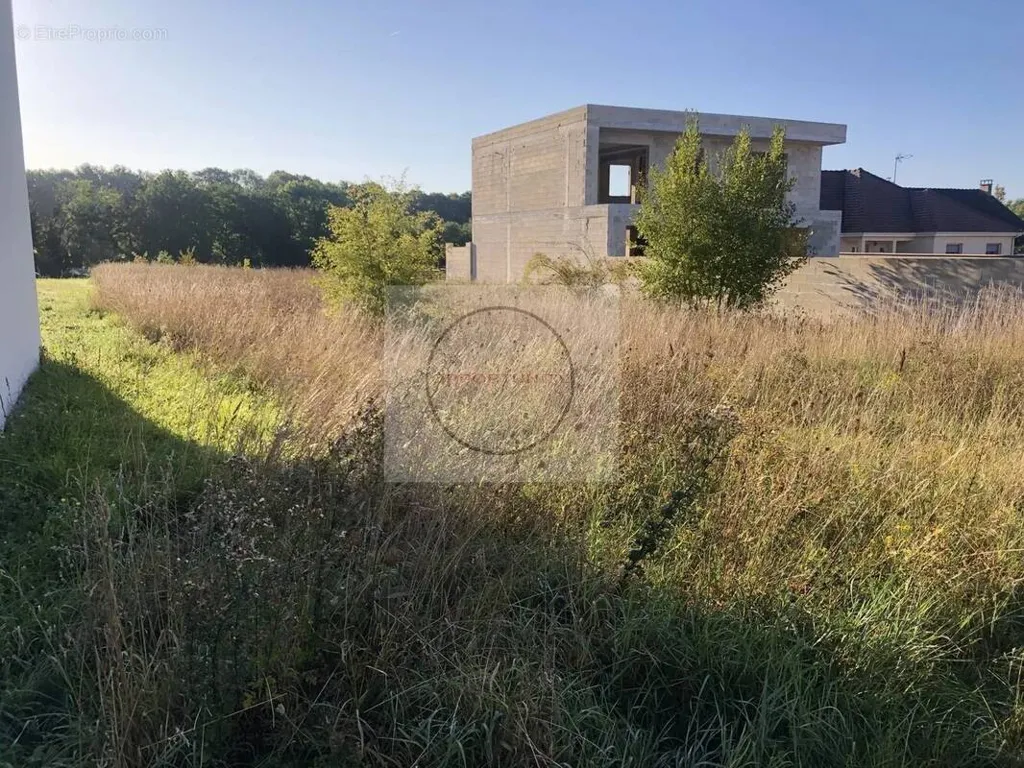 Aed - Constructible Plot near La Ferté Gaucher