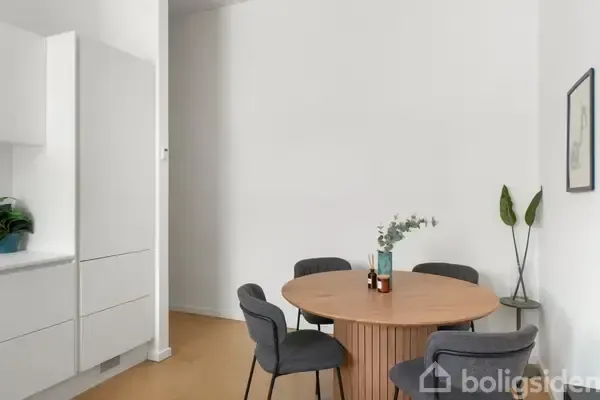 Söögituba - Apartment with Open Plan Kitchen in Valby