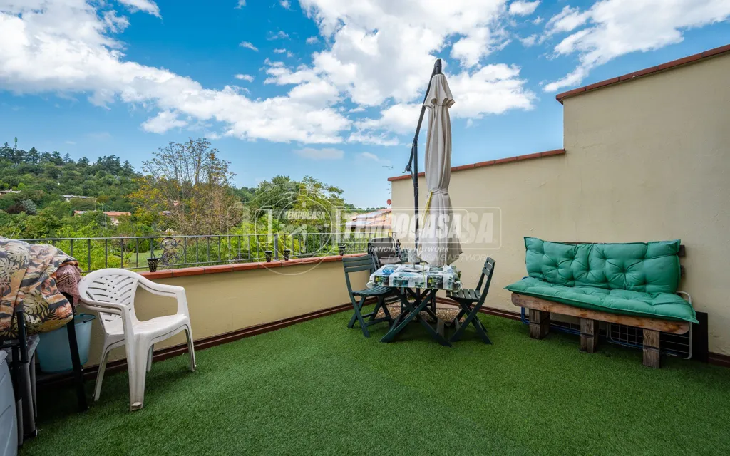 Terrasse - Modern Apartment with Large Terrace in Vignola