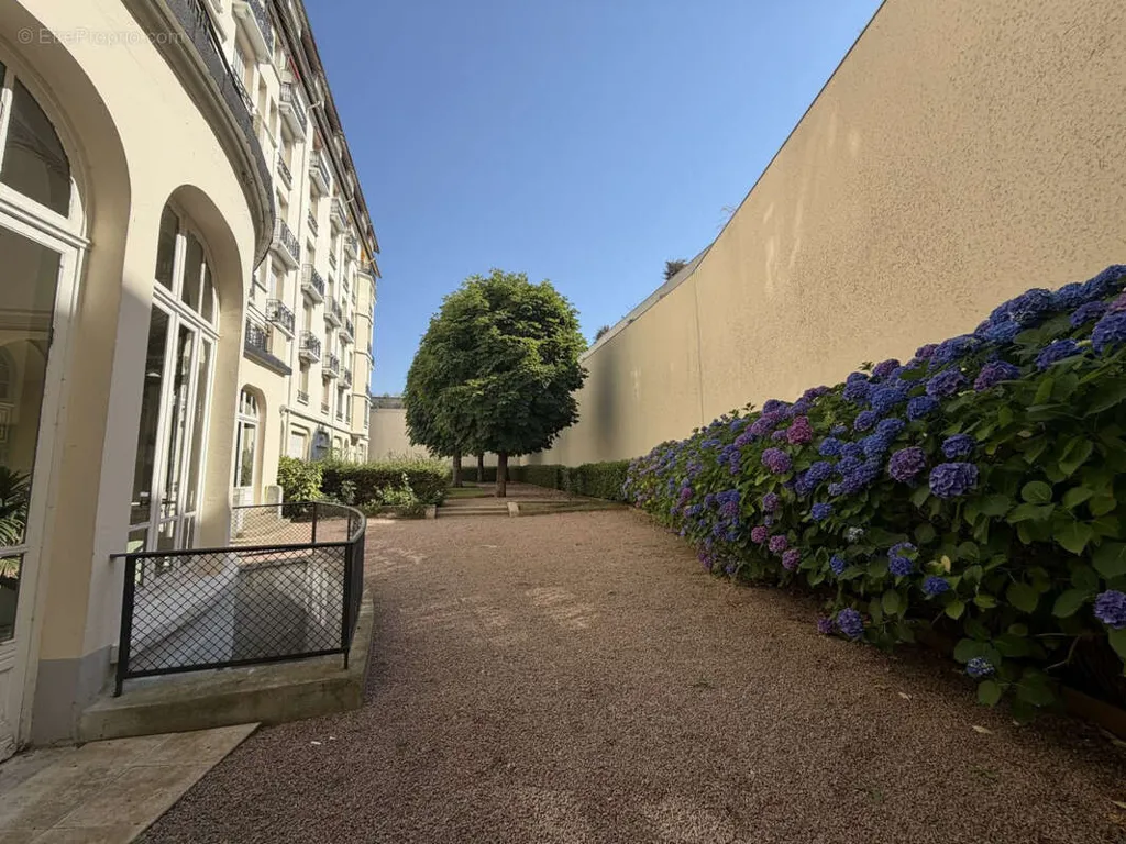 Giardino - Art Déco Flat with Balcony in Vichy Centre