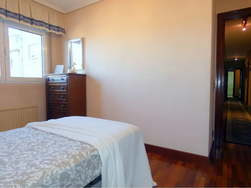 Magamistoad - Flat with Garage in Calle de Karmelo
