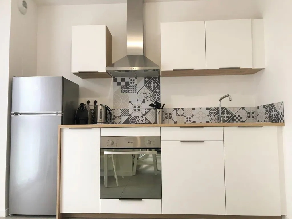 Cuisine - Appartement Meublé avec Balcon Sud à Monplaisir