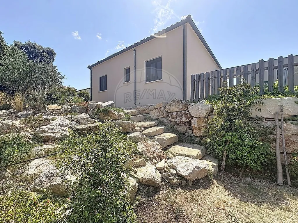 Extérieur - Villa Contemporaine avec Piscine à Proximité des Commodités