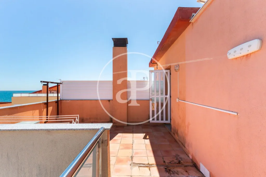 Terrazza - Twin-Storey House with Pool near Beaches